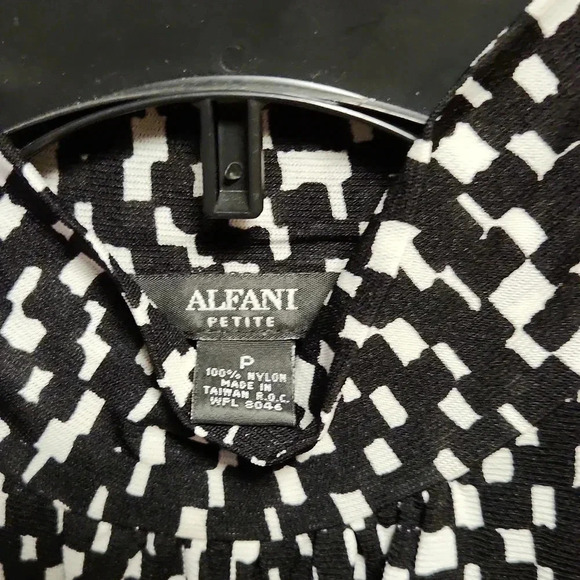 Alfani Petite Black and White Pattern Sleeveless Mock Neck Top - Picture 2 of 6